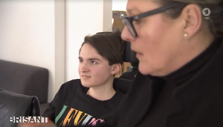 Mutter Andrea mit ihrem Sohn Julius.